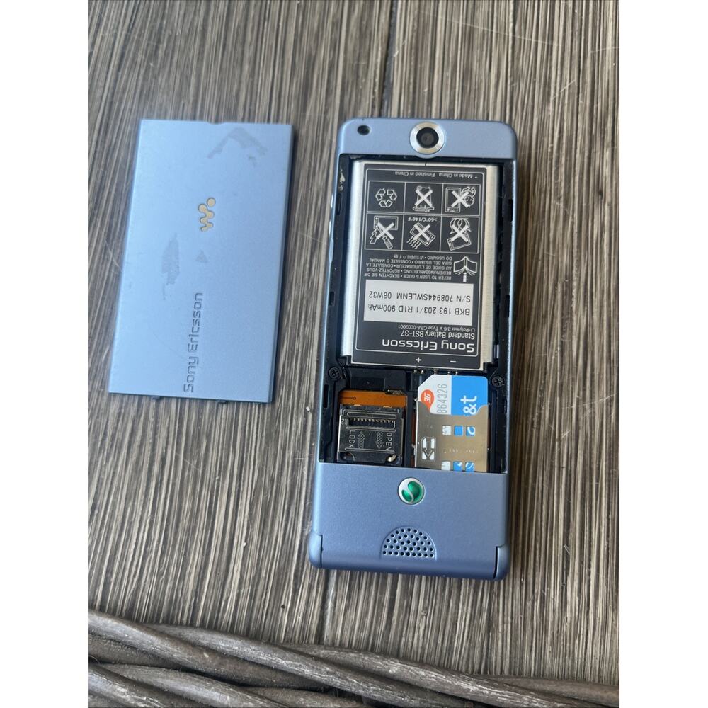 Sony Ericsson W350 W350i black Blue Flip 2G MobilPhone Untested - Picture 8 of 8